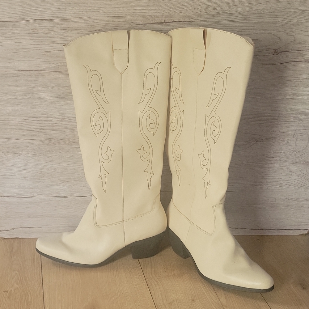 Chic Cream Heeled Boots